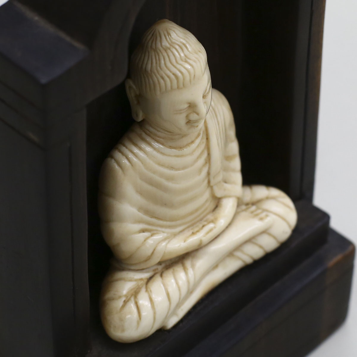 貨幣博物館 | 象牙仏像/象牙花瓶一対 全3点(Ivory Buddha statue&a