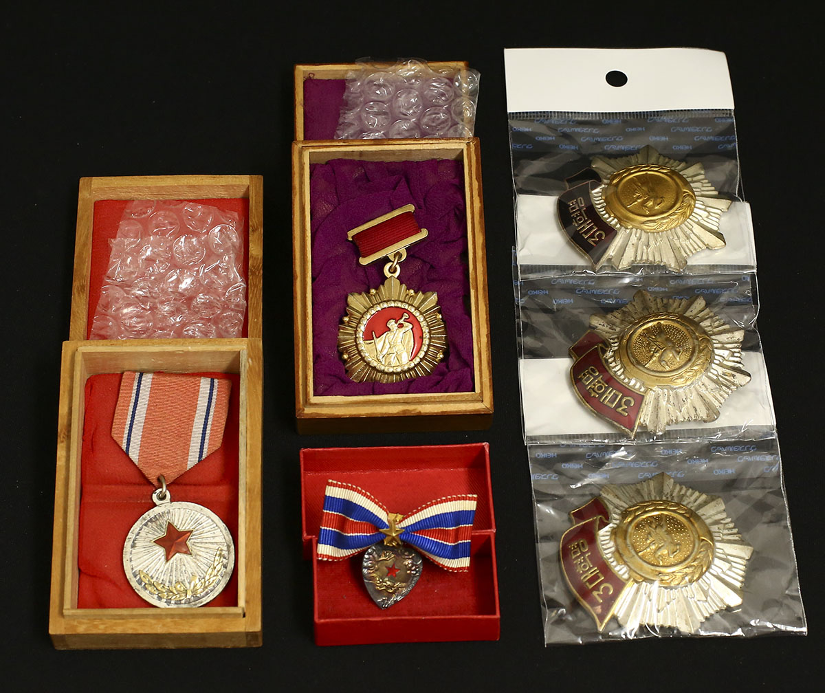 貨幣博物館 | NORTH KOREA 北朝鮮 お土産などと思われる勲章14種