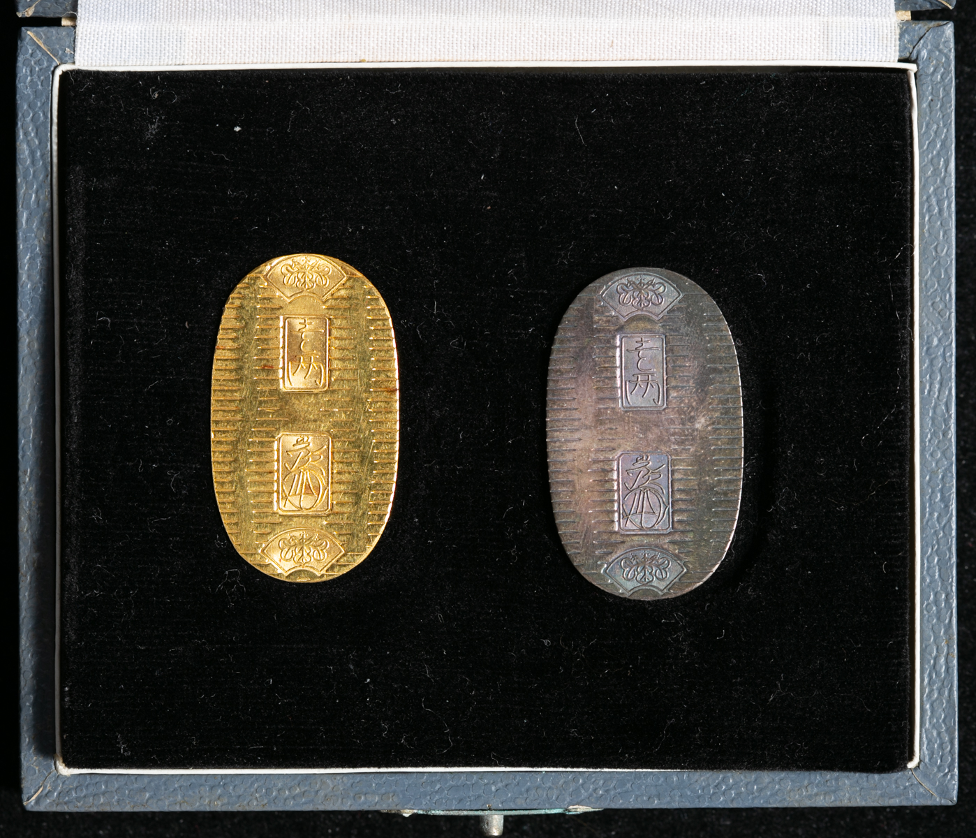 徳力純金純銀小判セット(各3.75g)