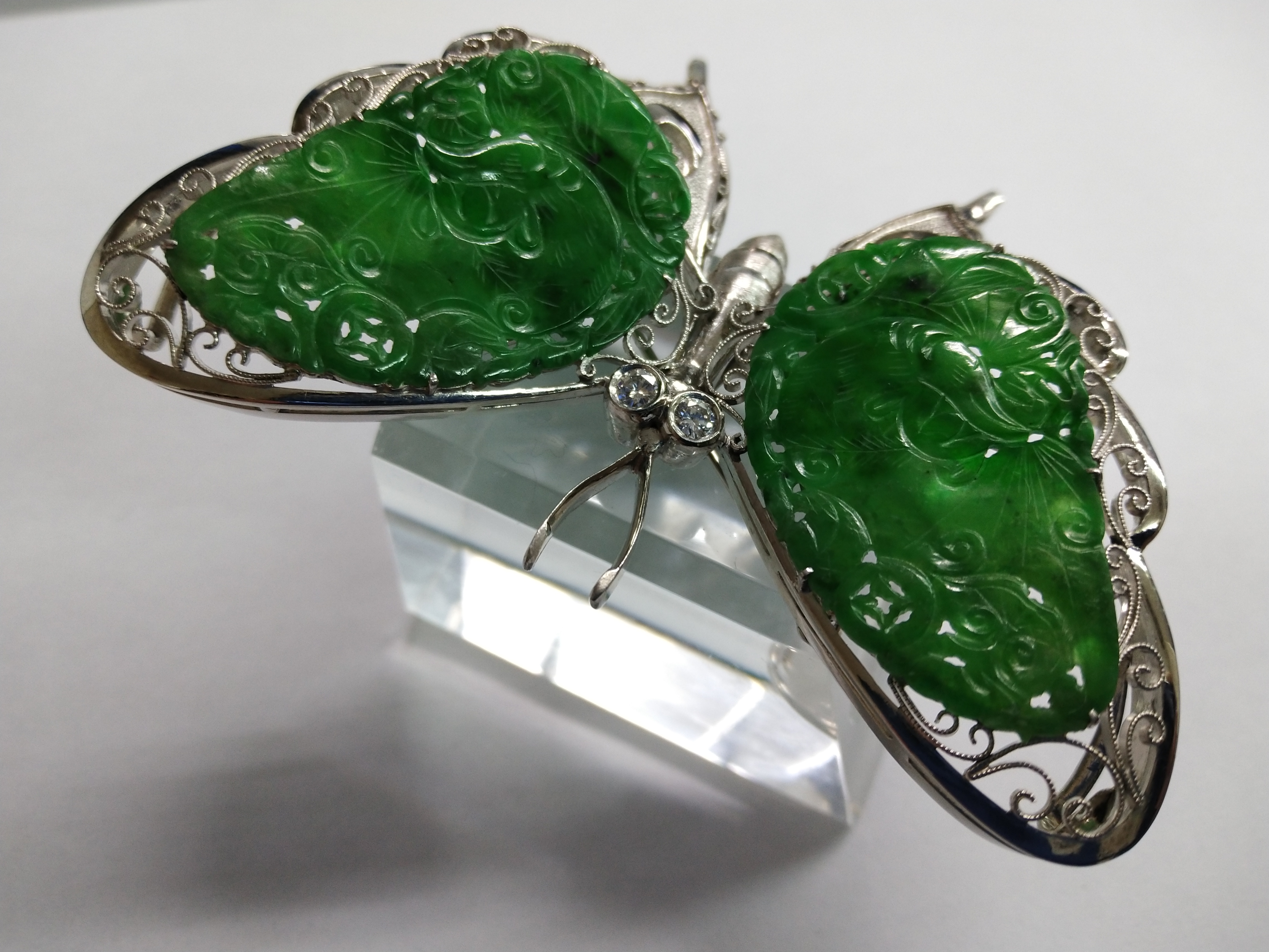 Pt900 翡翠 ダイヤモンド ブローチ Pt 900 プラチナ 天然翡翠 ヒスイ 樹脂含浸なし 天然
