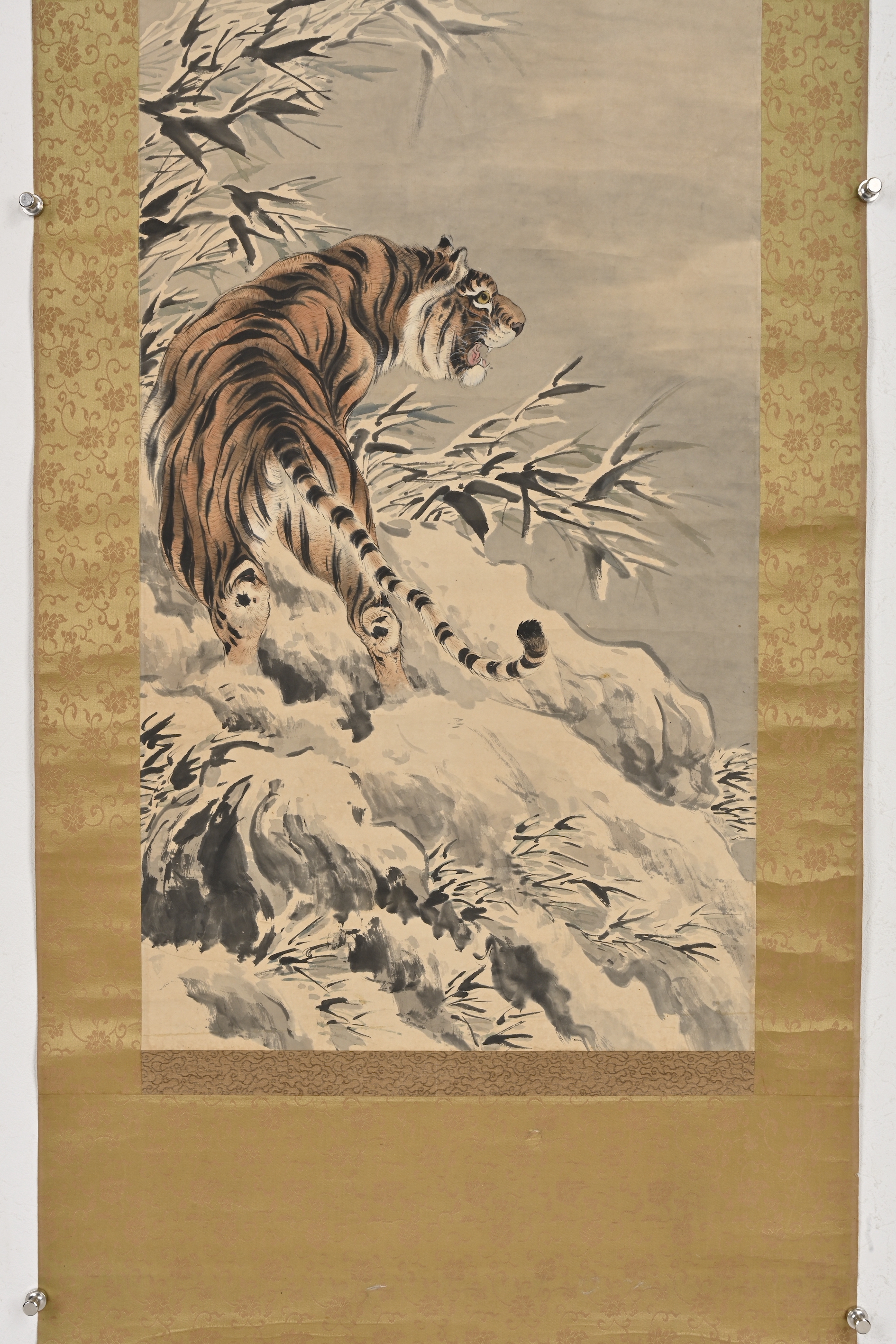 張大千 虎嘯山林 三尺中堂 掛軸 70×173cm 証書付 張大千 虎嘯山林 三尺中堂 掛軸 70×173cm 証書付 【公式通販】