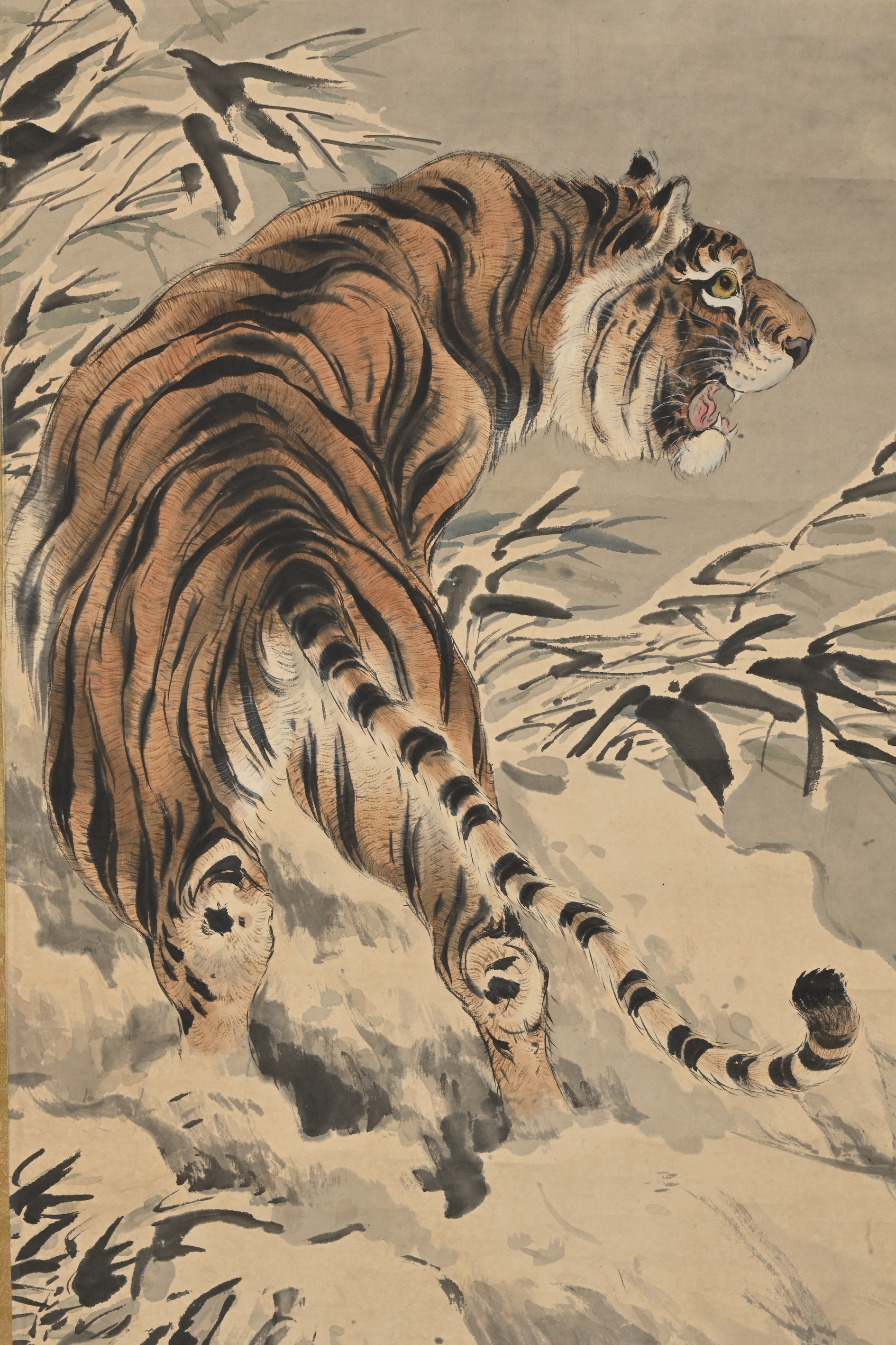 張大千 虎嘯山林 三尺中堂 掛軸 70×173cm 証書付 張大千 虎嘯山林 三尺中堂 掛軸 70×173cm 証書付 【公式通販】