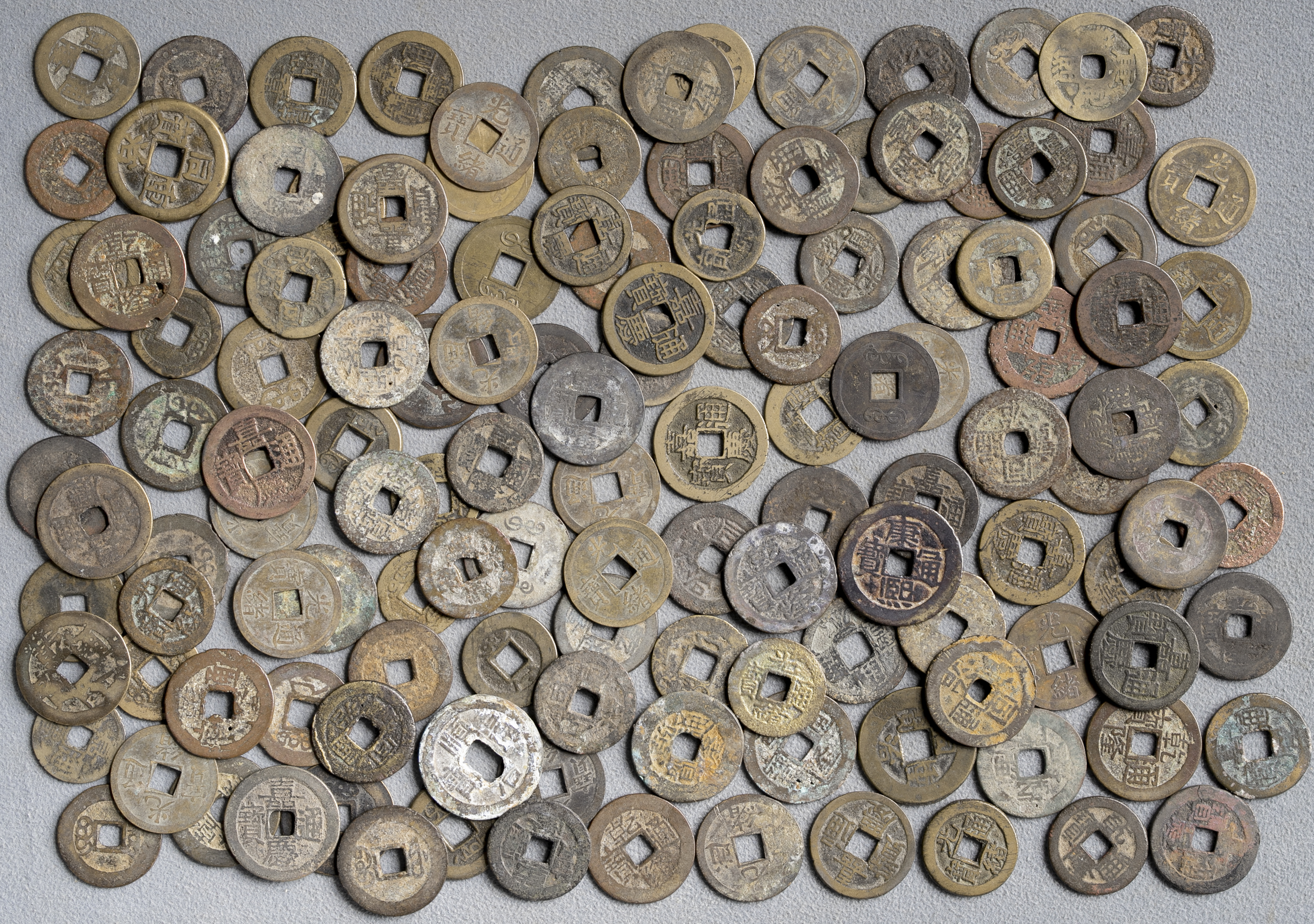 限时竞拍,Lot of Chinese Coins 中国の穴銭ロット清朝銭約130枚