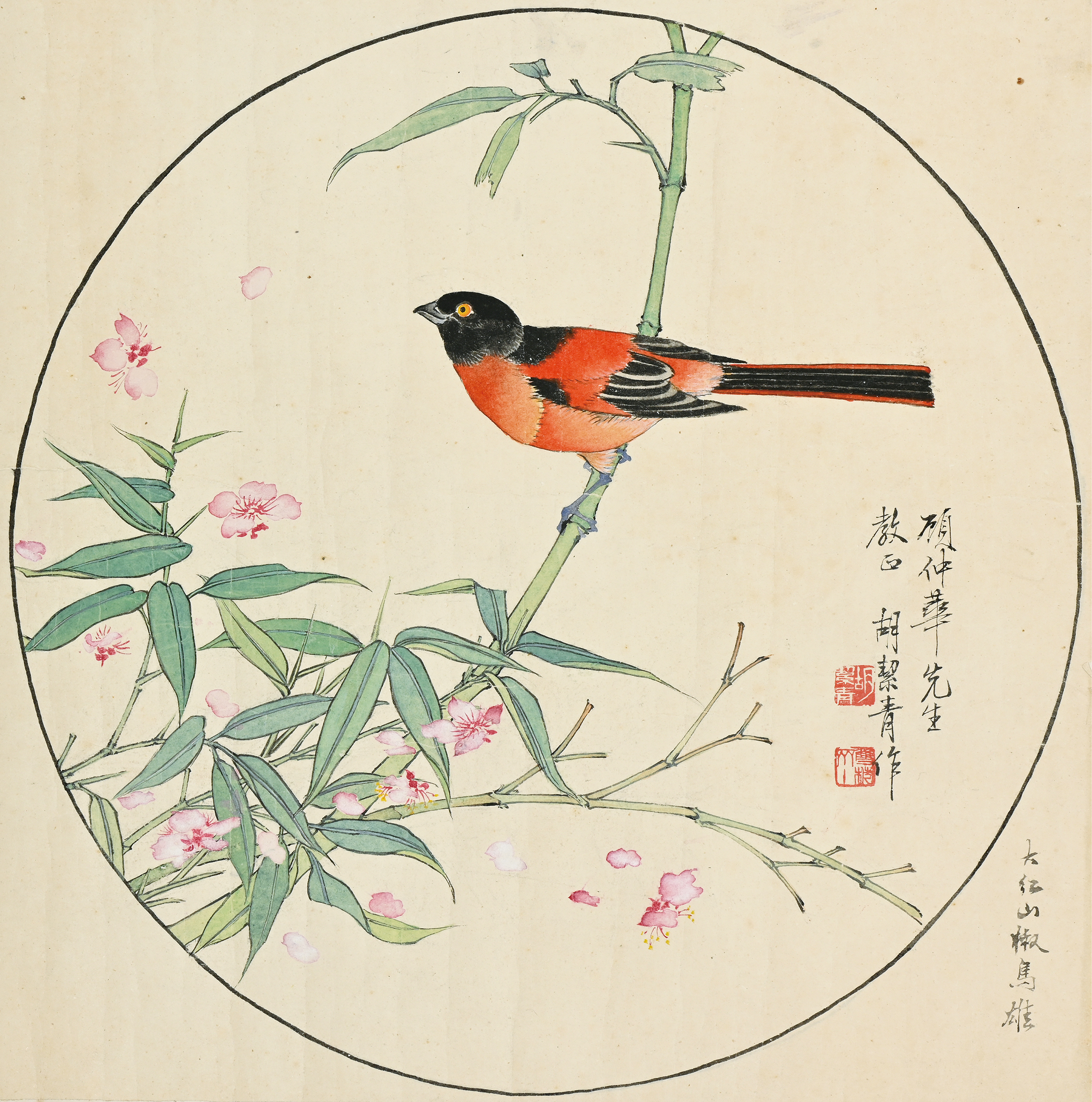 原装表・大判 花鳥画　紅銘款　絹本掛軸　120×56cm 貨幣博物館| 花鳥款識：顧仲華先生教正。胡絜青作。 鈐印：「雙柿齋主