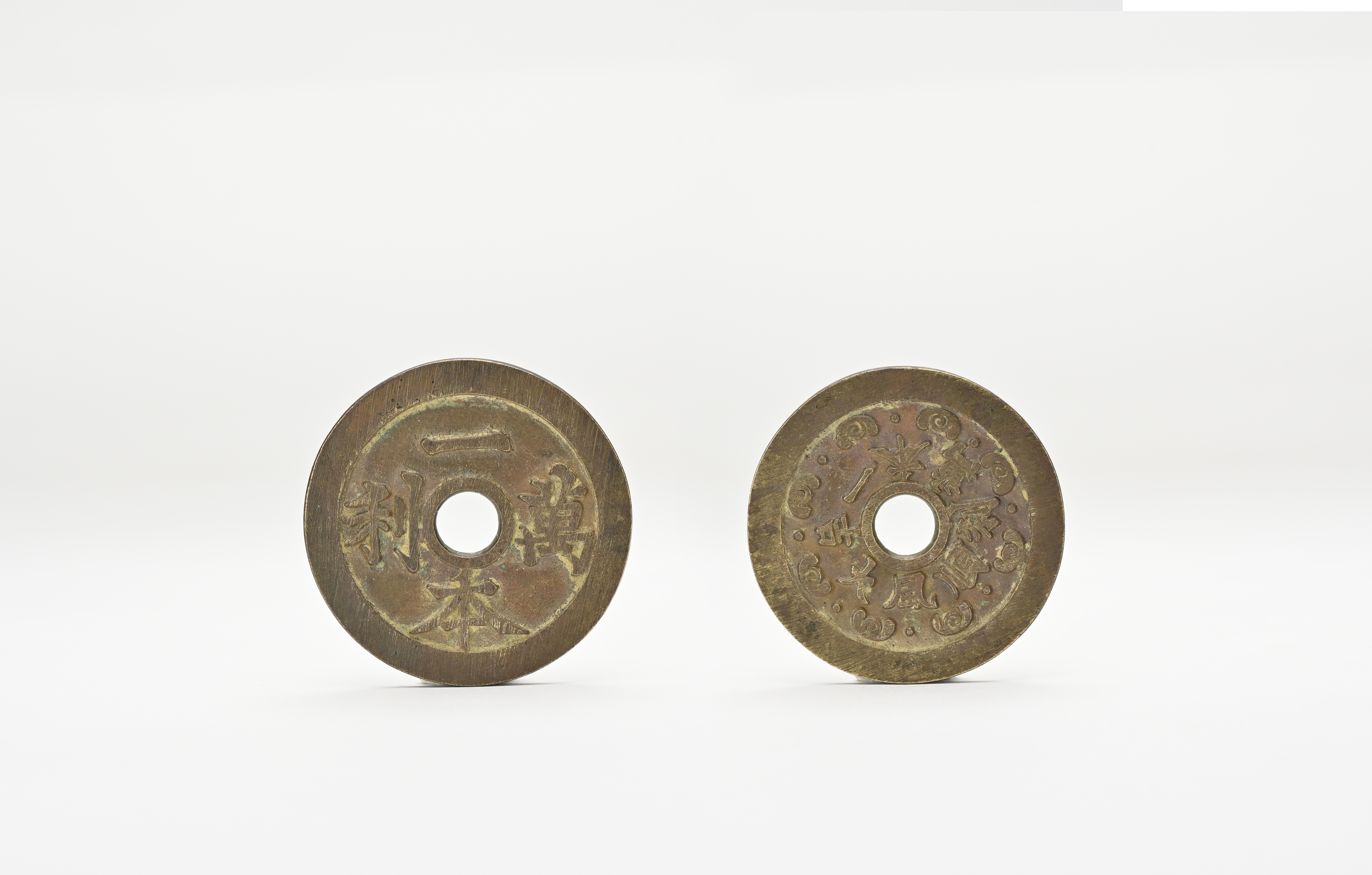 　レプリカ　古銭　10枚　真贋不明　サンプル プロが教える！新10円金貨レプリカ＆偽物の見分け方と注意点 | 古銭