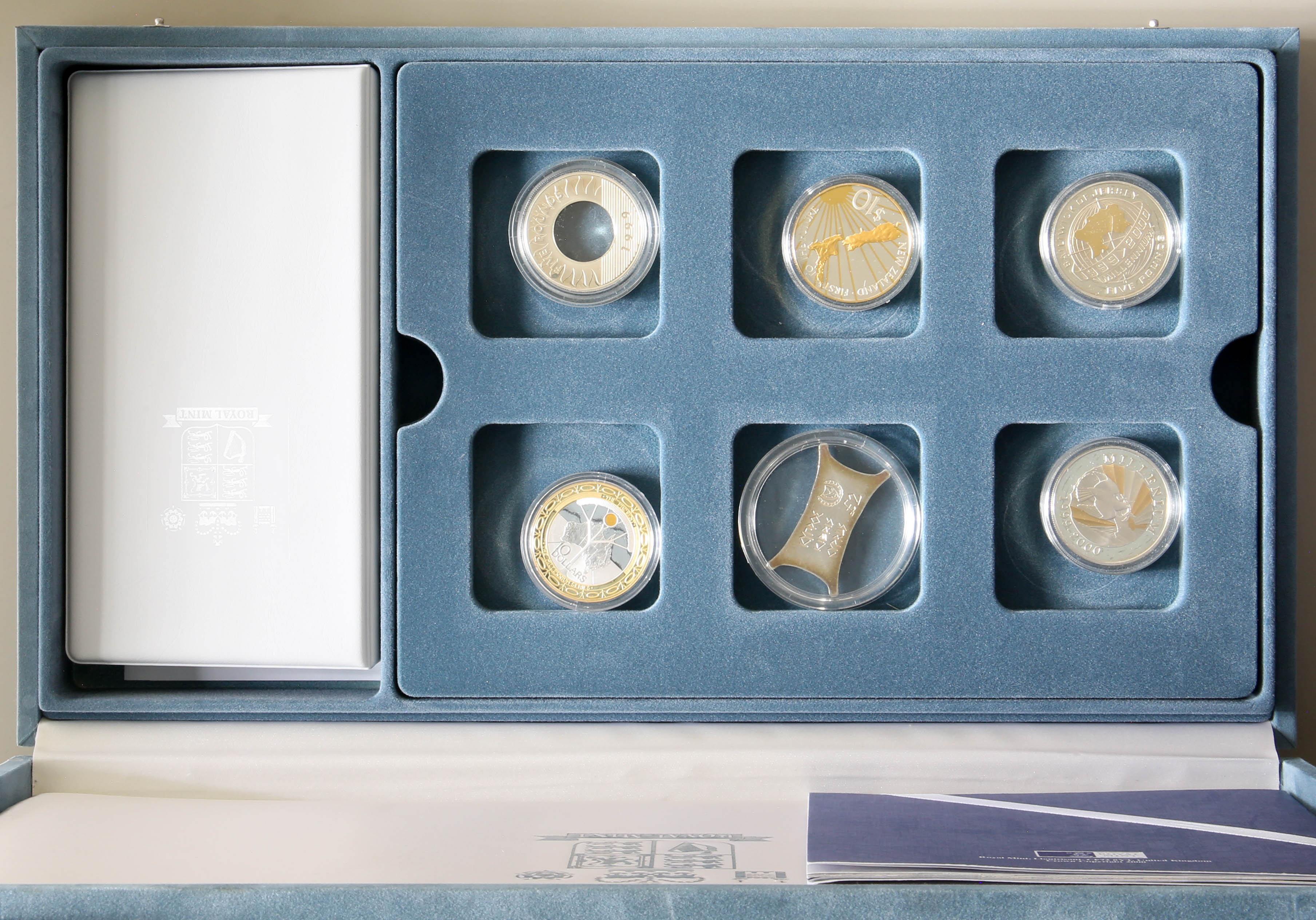 貨幣博物館 | Royal Mint Millennium Silver Set 2000 返品不可 Sold 