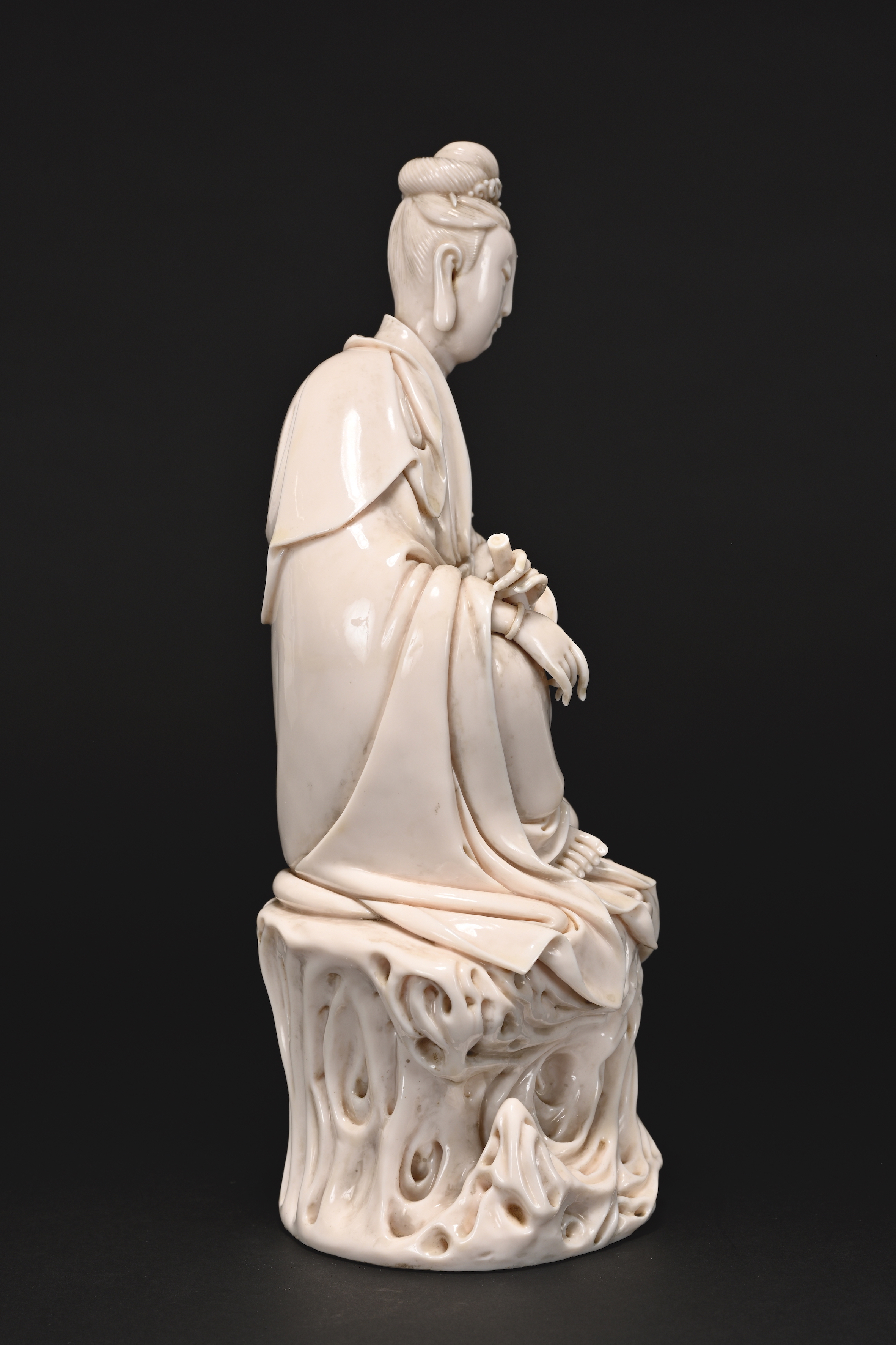 貨幣博物館 | 明 德化窯何朝宗款水月觀音