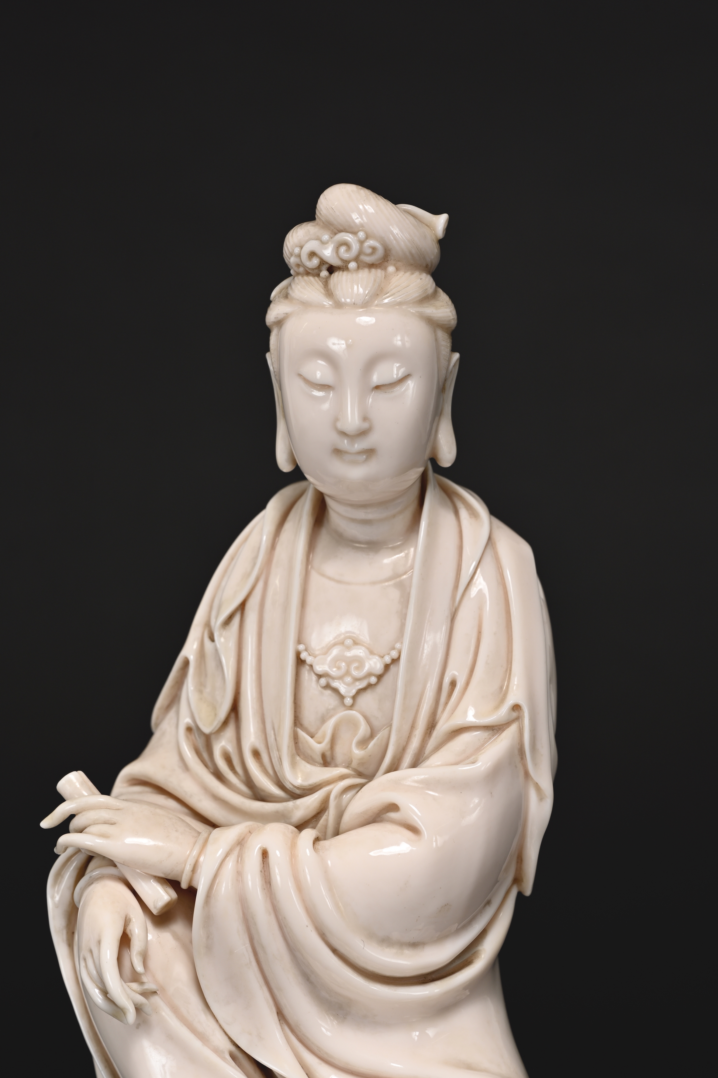 貨幣博物館 | 明 德化窯何朝宗款水月觀音