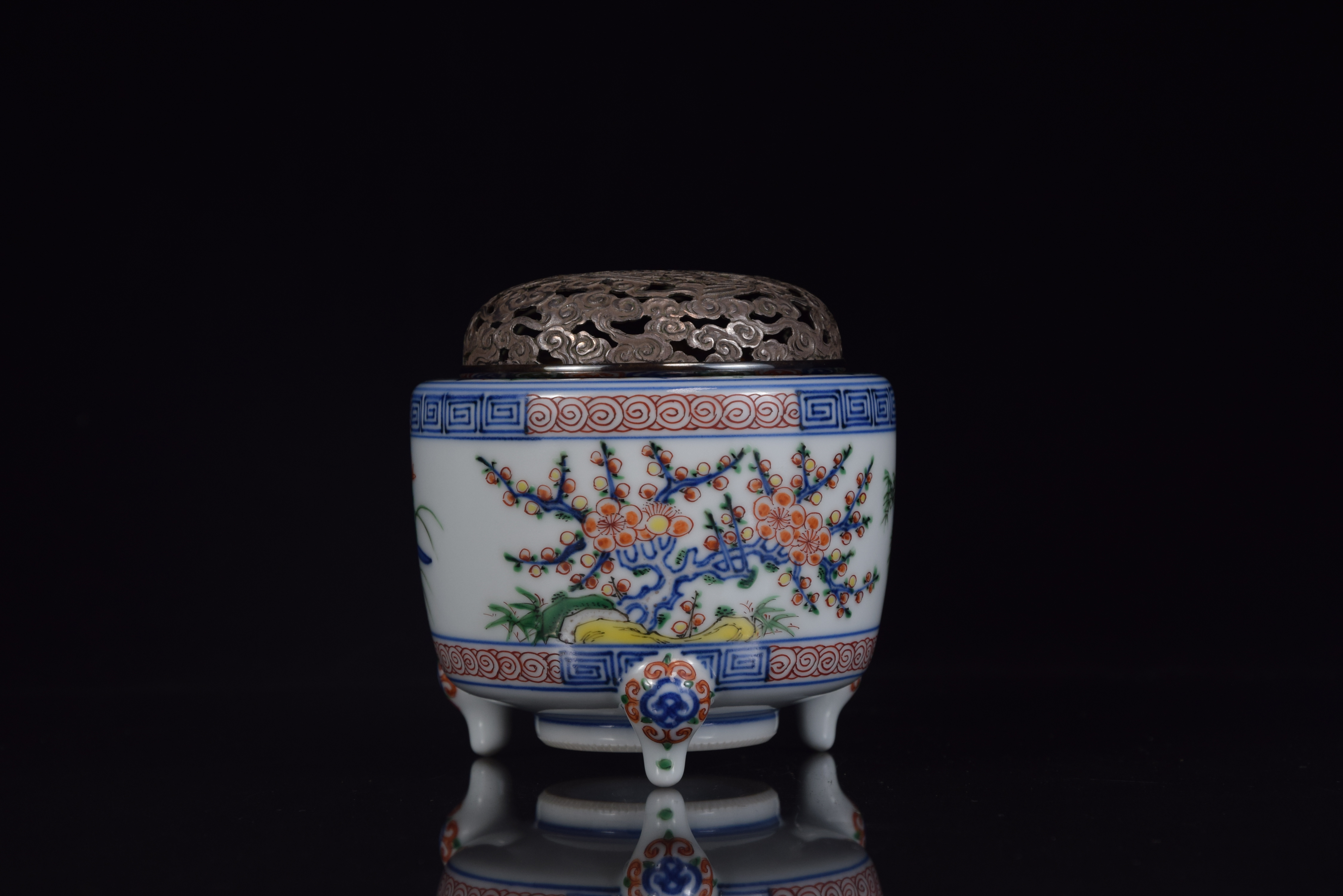 工芸品　赤絵　四君子図　香炉　五代　三浦竹泉　二重箱　信幸造純銀火舎　付　京焼 工芸品 赤絵 四君子図 香炉 五代 三浦竹泉 二重箱 信幸造純銀火