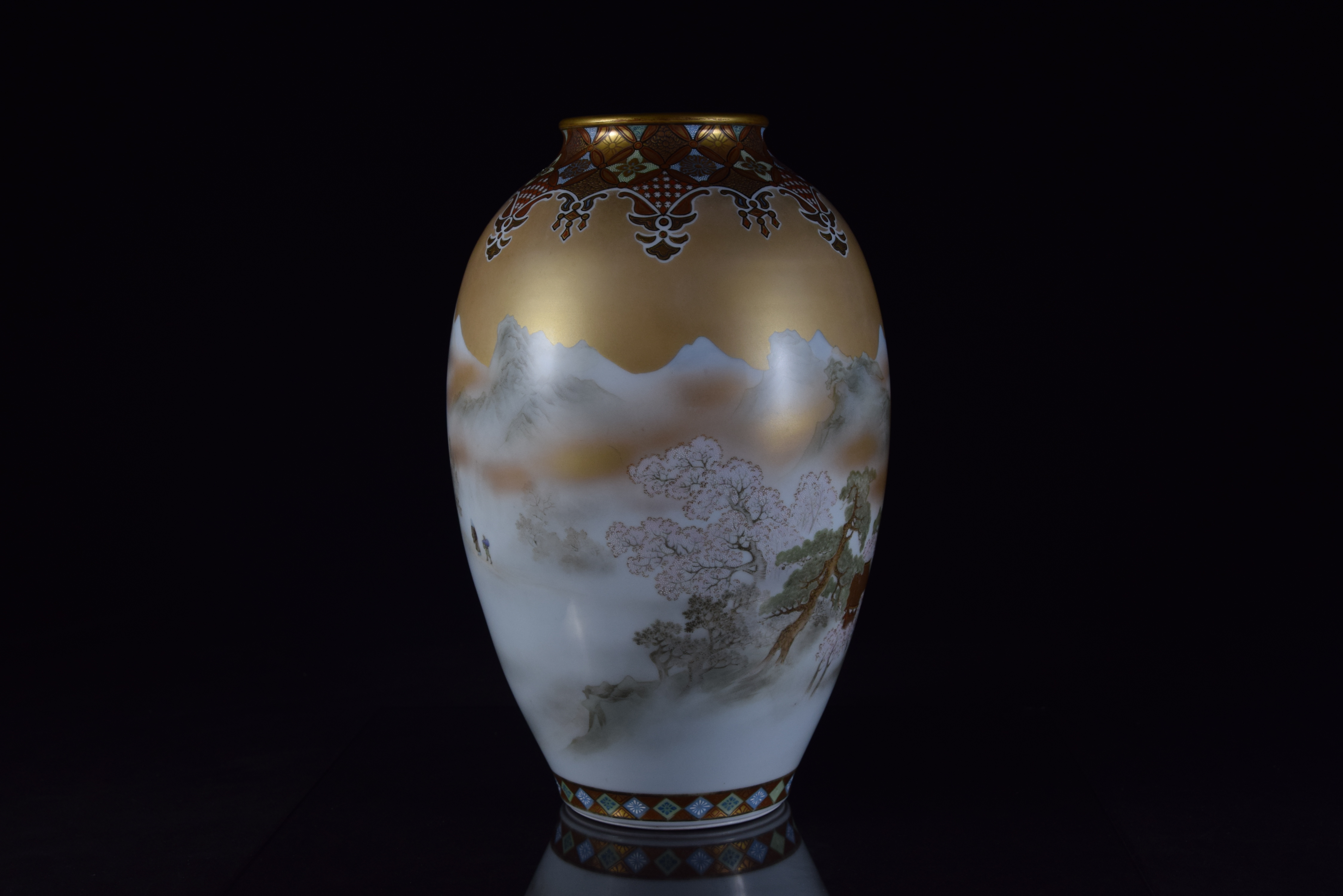 明治期 青九谷 楼閣山水人物花鳥図 花瓶