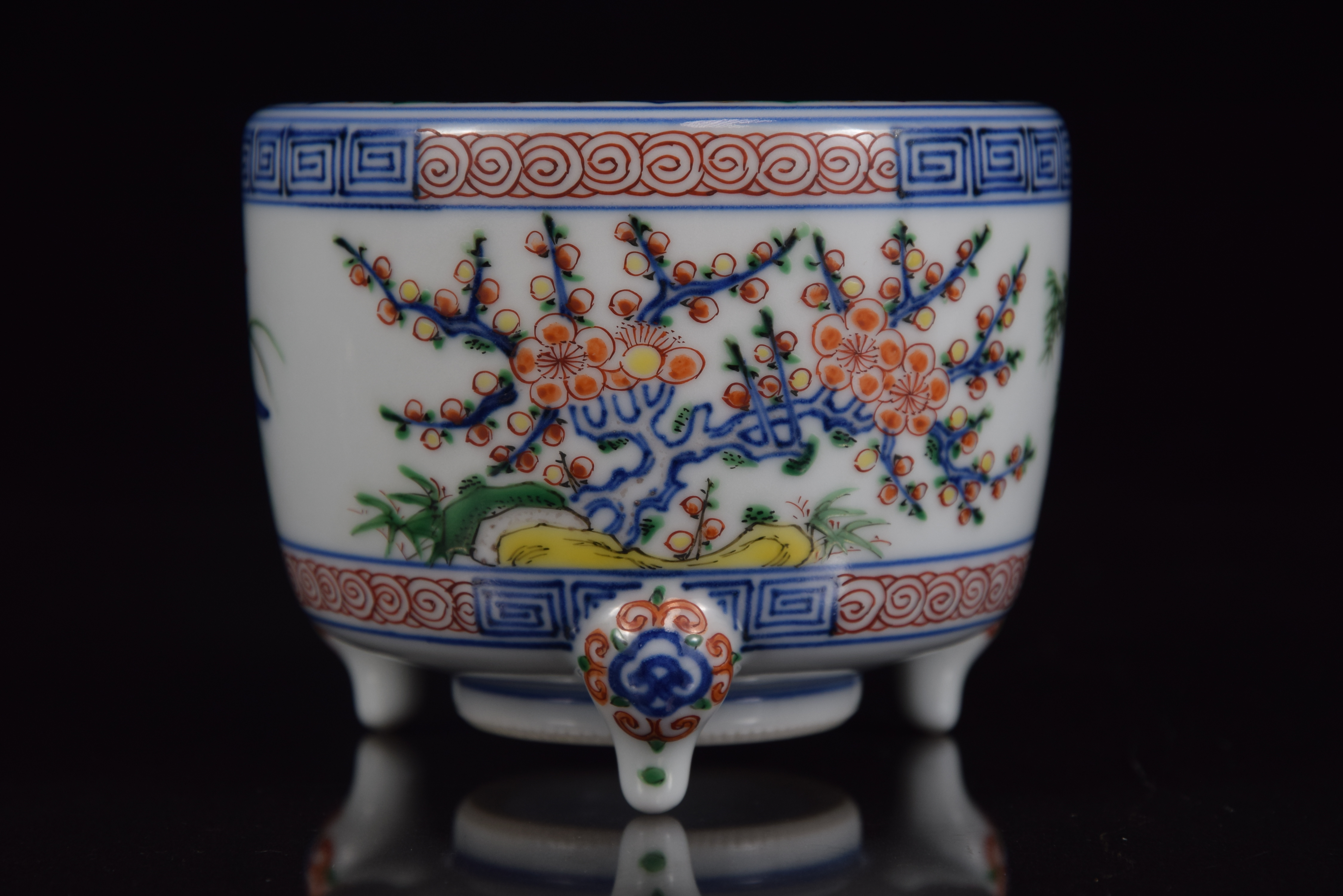 工芸品　赤絵　四君子図　香炉　五代　三浦竹泉　二重箱　信幸造純銀火舎　付　京焼 工芸品 赤絵 四君子図 香炉 五代 三浦竹泉 二重箱 信幸造純銀火