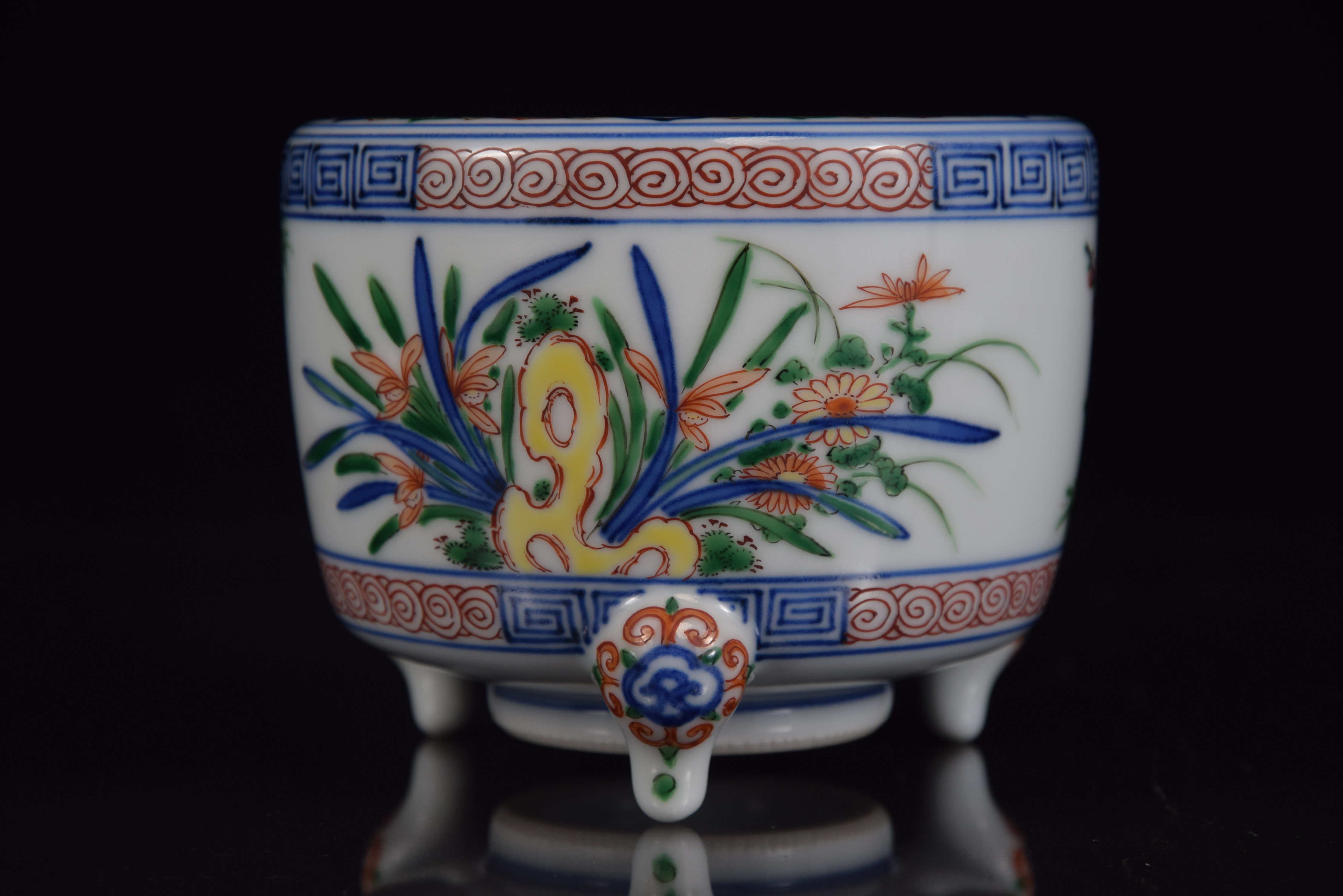 工芸品　赤絵　四君子図　香炉　五代　三浦竹泉　二重箱　信幸造純銀火舎　付　京焼 工芸品 赤絵 四君子図 香炉 五代 三浦竹泉 二重箱 信幸造純銀火