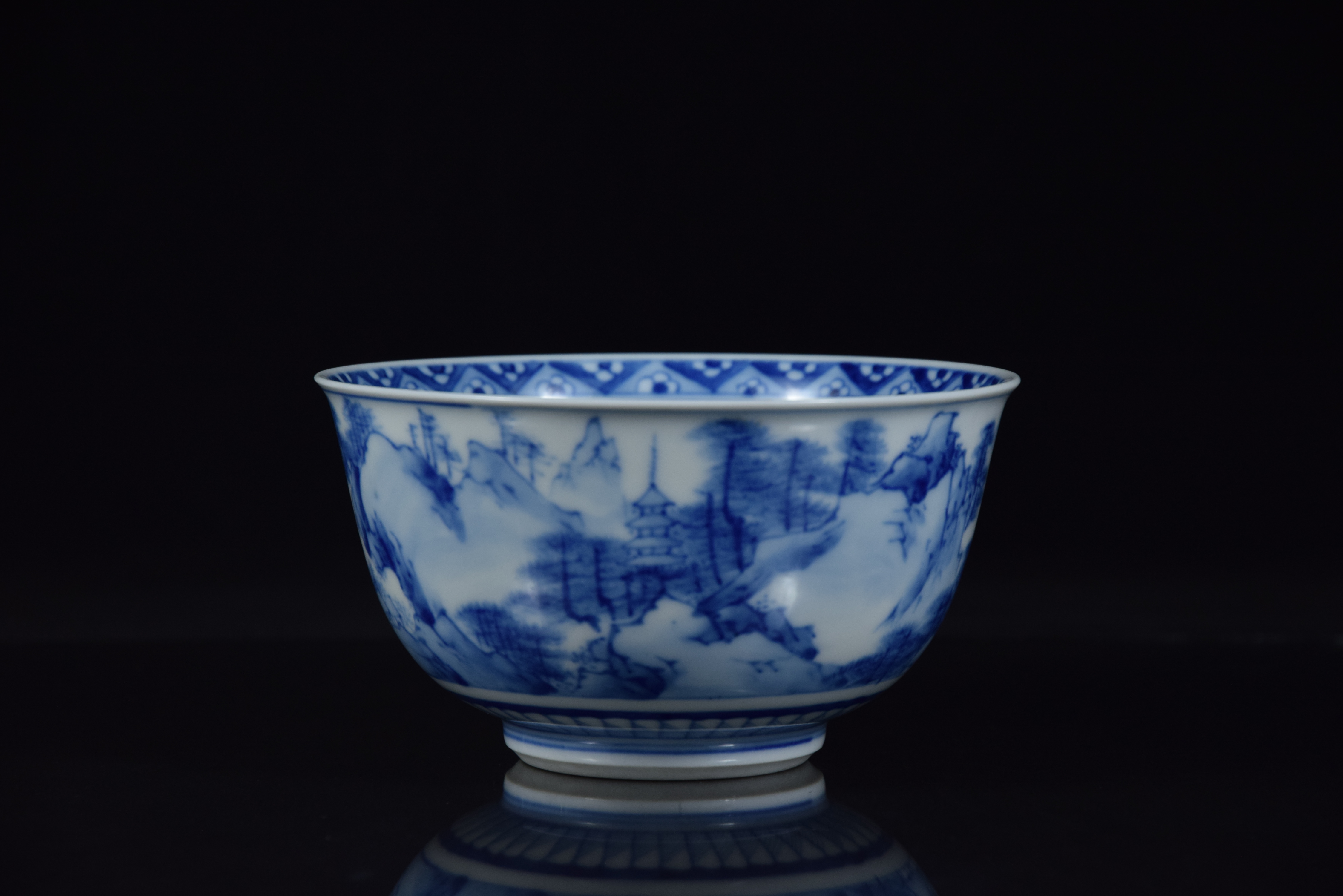 貨幣博物館 | 瀬户祖母懐焼露平作染付花紋鉢 共箱