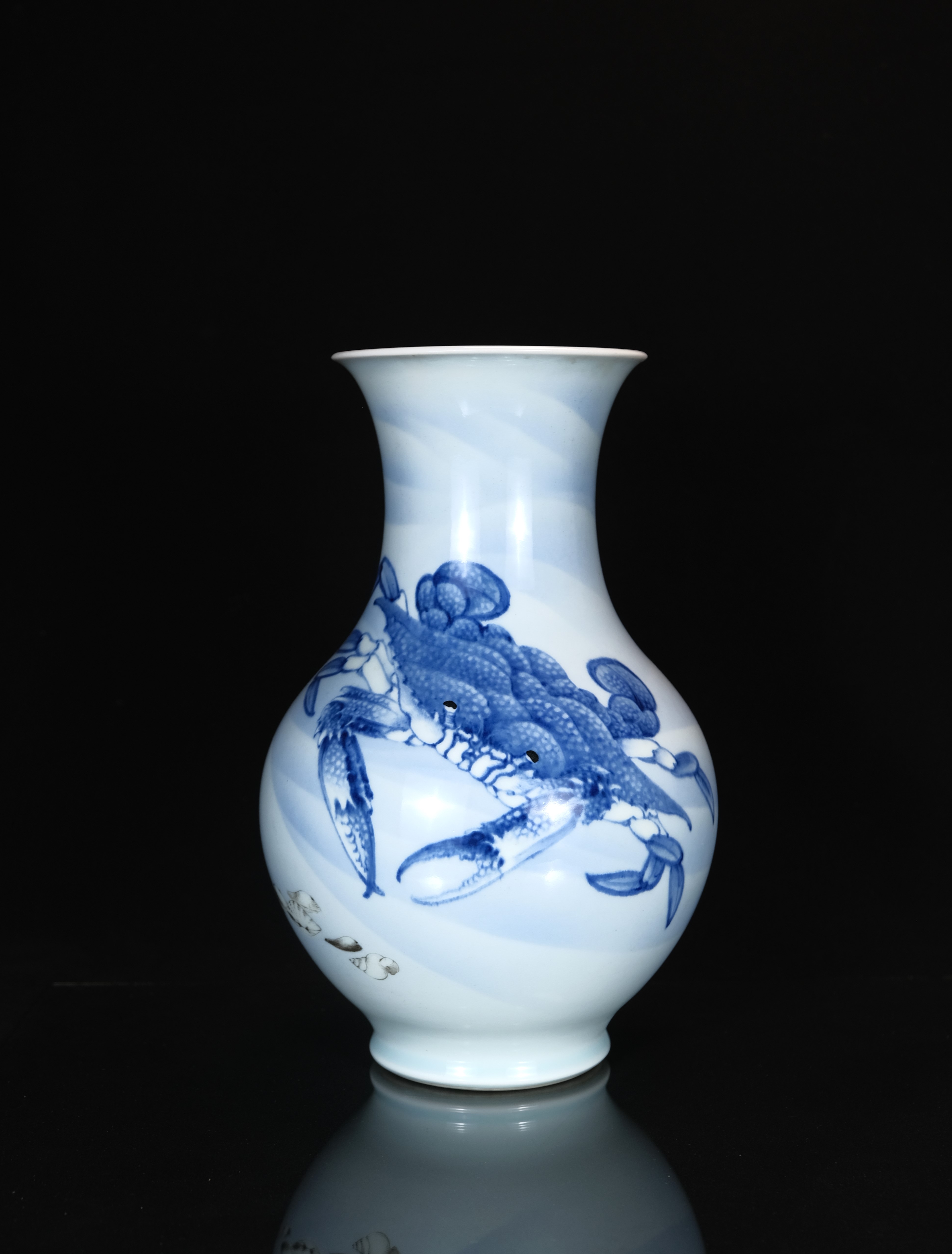 貨幣博物館 | 初代真葛香山製蟹紋染付花瓶