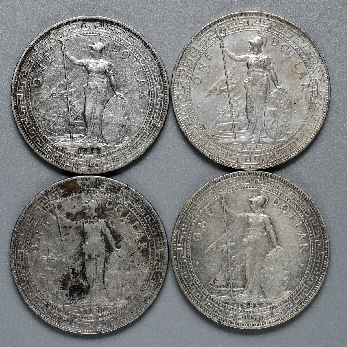 中国銀貨 4 枚セット