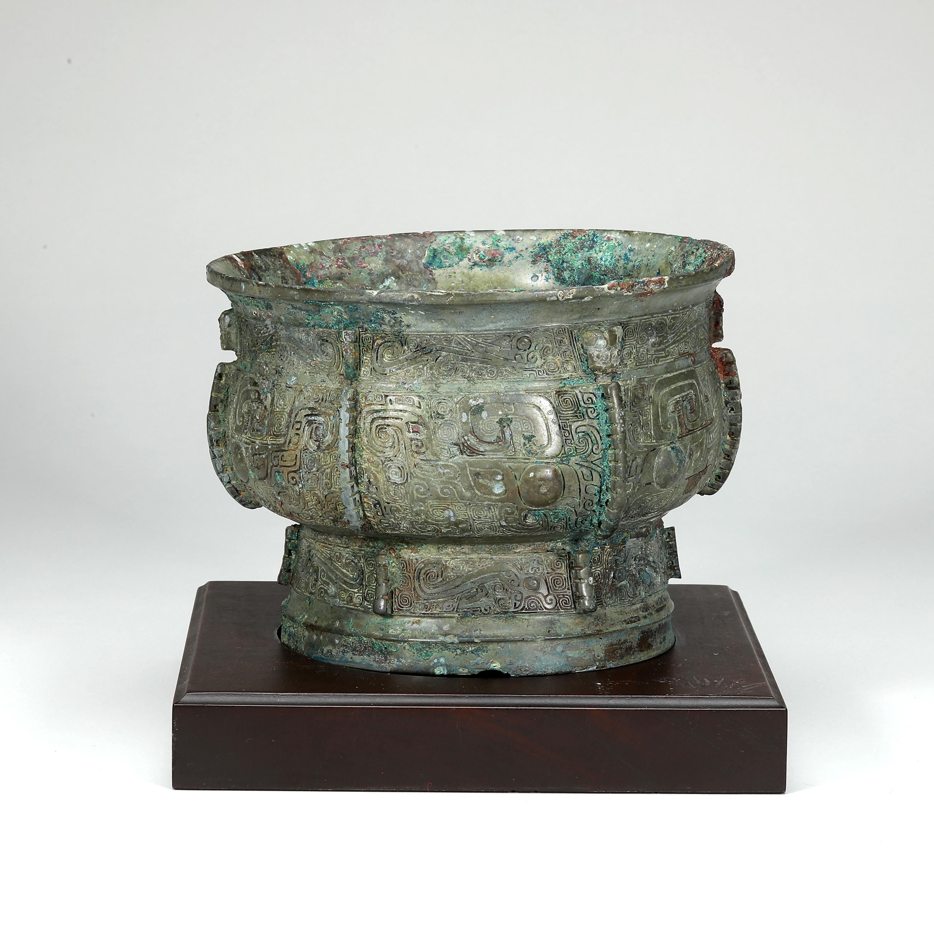 中国美術 青銅 饕餮紋 四方 尊瓶(HA508) 中国美術 青銅 饕餮紋 四方 尊瓶(HA508) 美術品・アンティーク