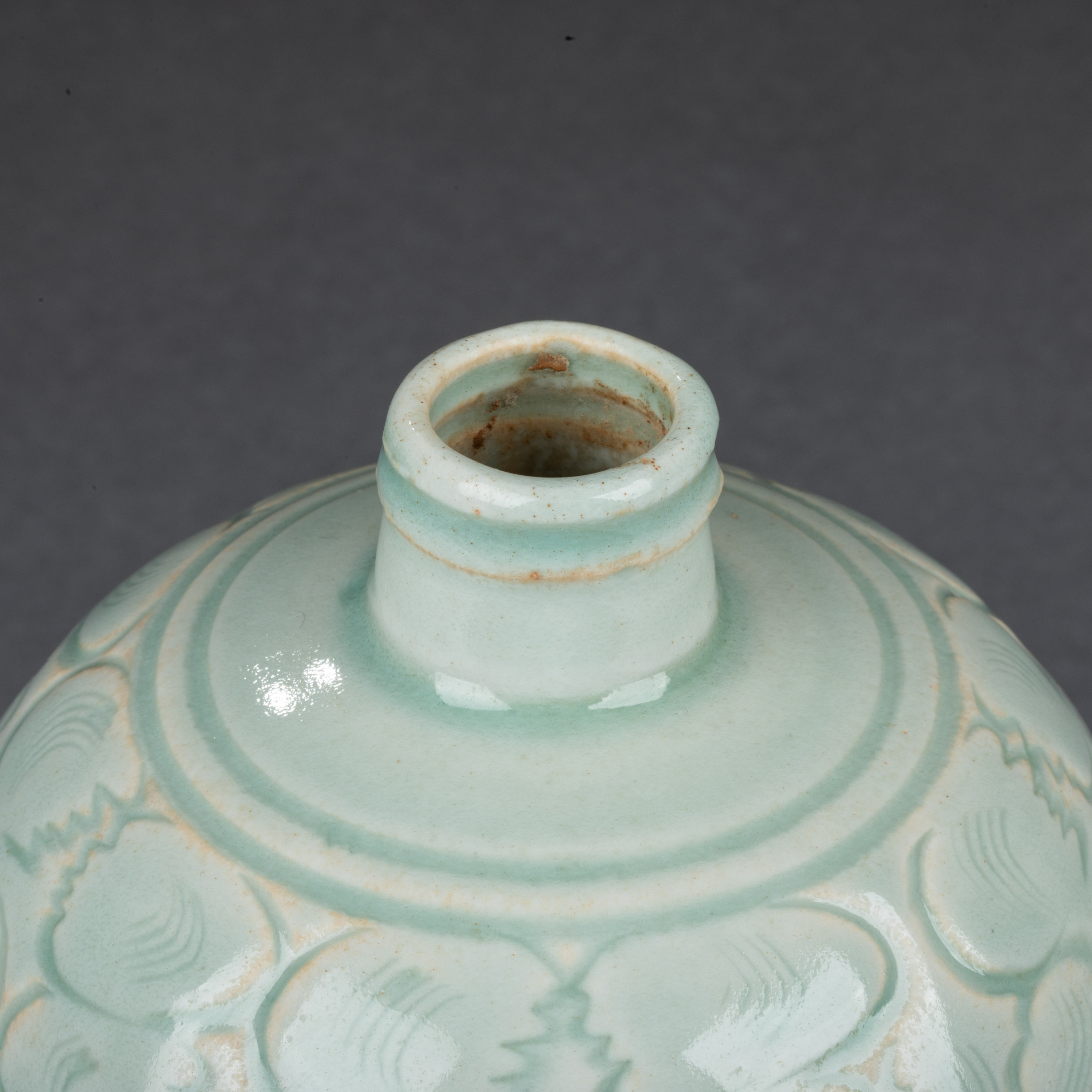 中国古美術品　宋の時代青白磁　螭龍文瓶　谷倉瓶 中国古美術品 宋の時代青白磁 螭龍文瓶 谷倉瓶 宋