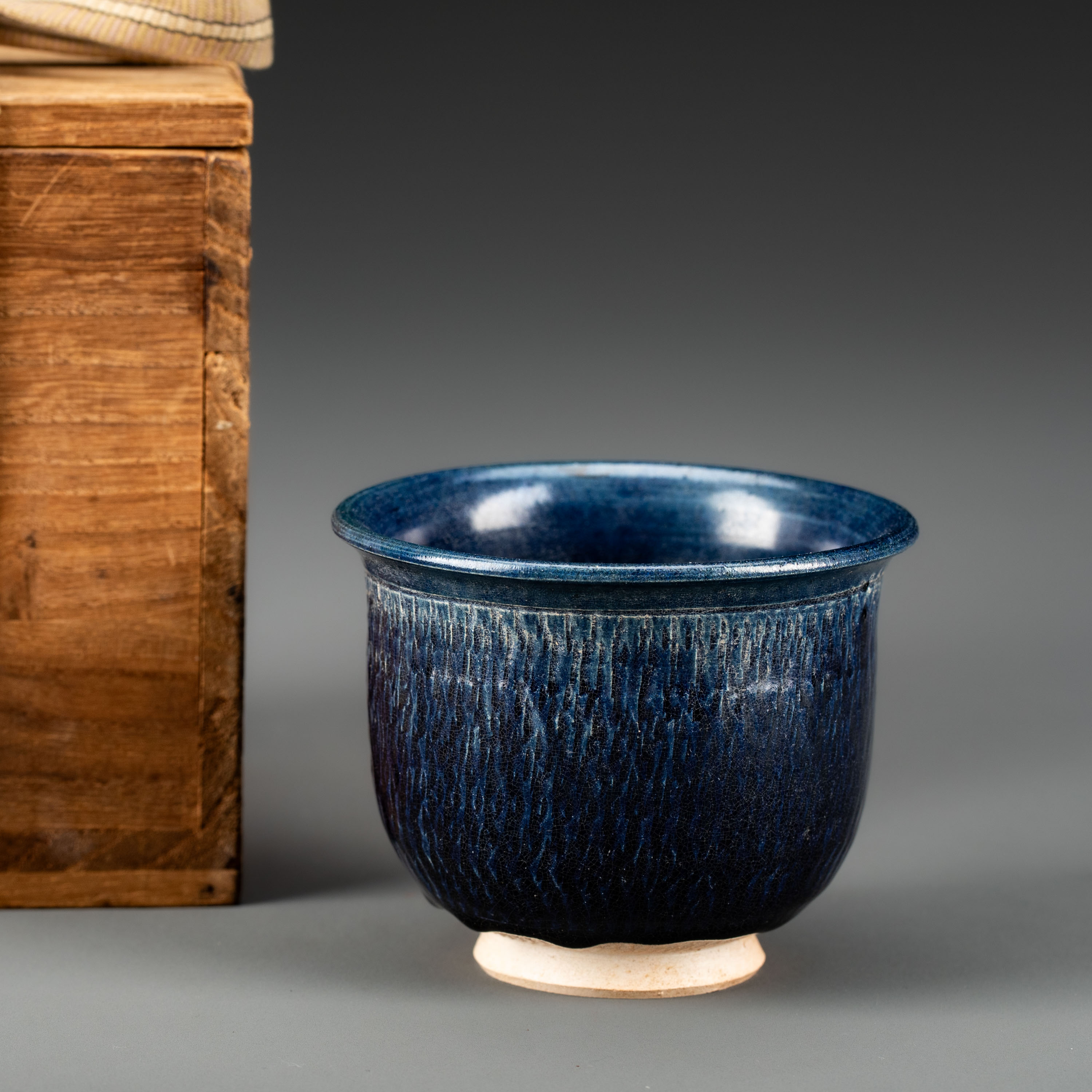 貨幣博物館 | 唐 藍釉杯 付木盒