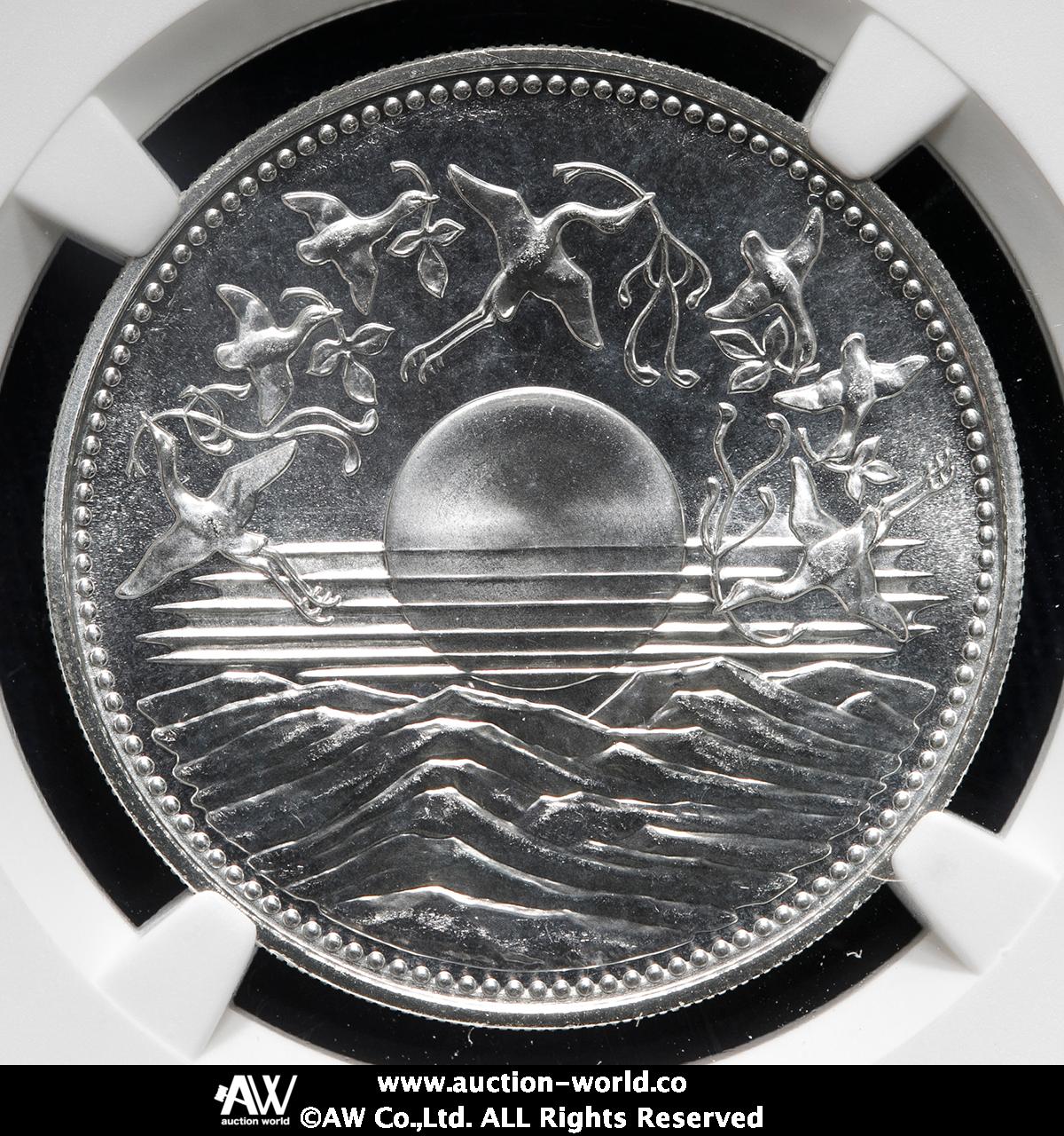 【特別価格】 熾天使棺皇女オブジェ(定価50000円) A mother-of-pearl inlaid lacquer two-tiered octagonal box