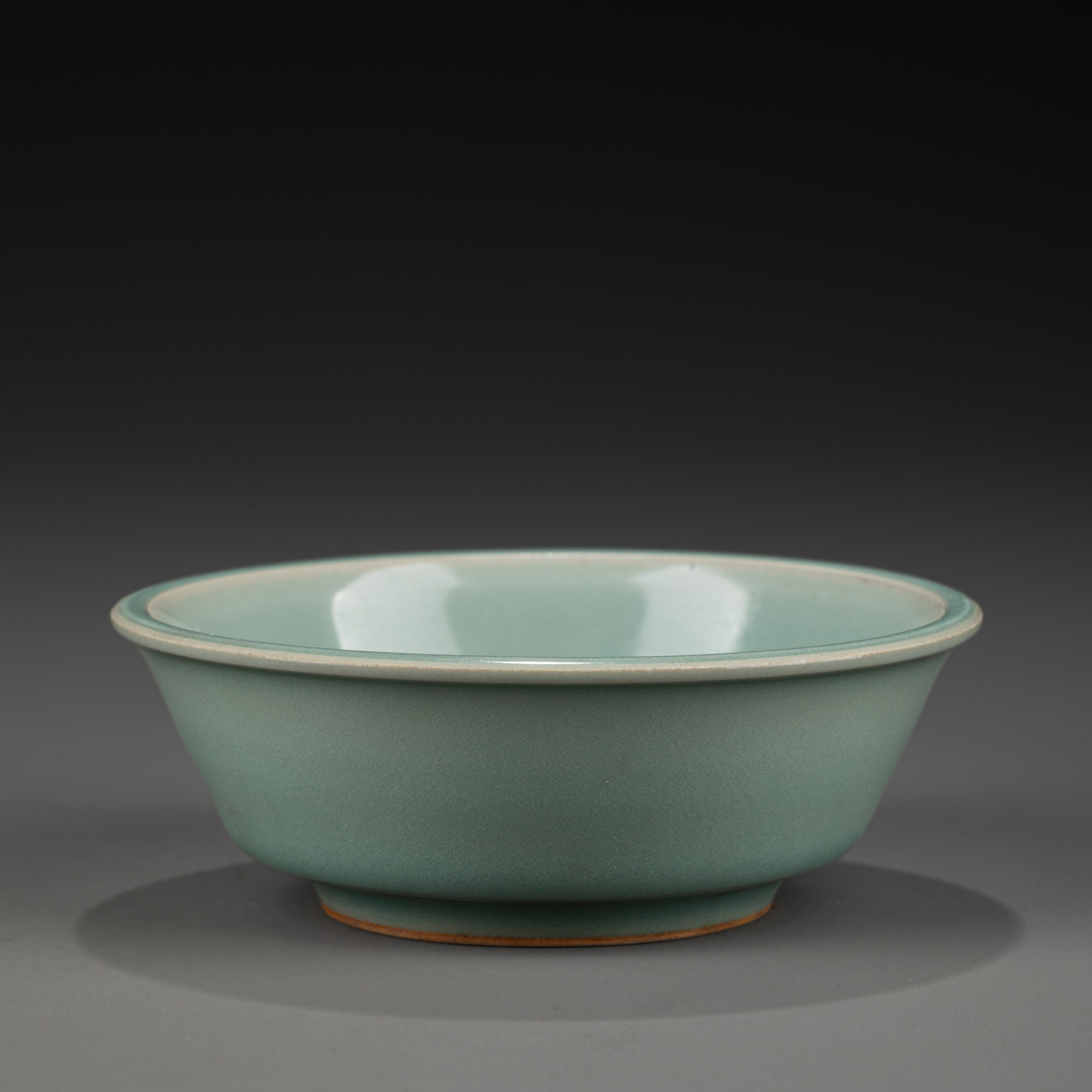 龍泉青磁 青磁唾壺 龍泉窯 文化遺産オンライン