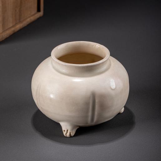 ♦中国 古玩 古美術 紅彩 角形酒缶 瓶 アンティーク 骨董品 コレクション Bonhams邦瀚斯纽约秋拍中国艺术品上手几只鼻烟壶- 美国拍卖预展8
